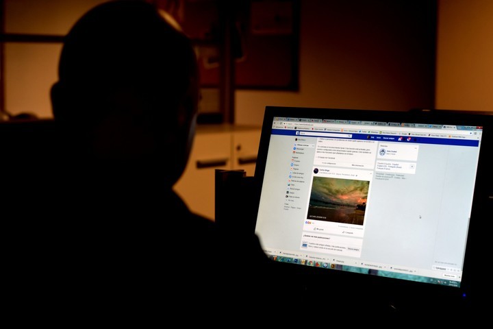 Cinco peligros a los que te enfrentás al aceptar desconocidos en Facebook