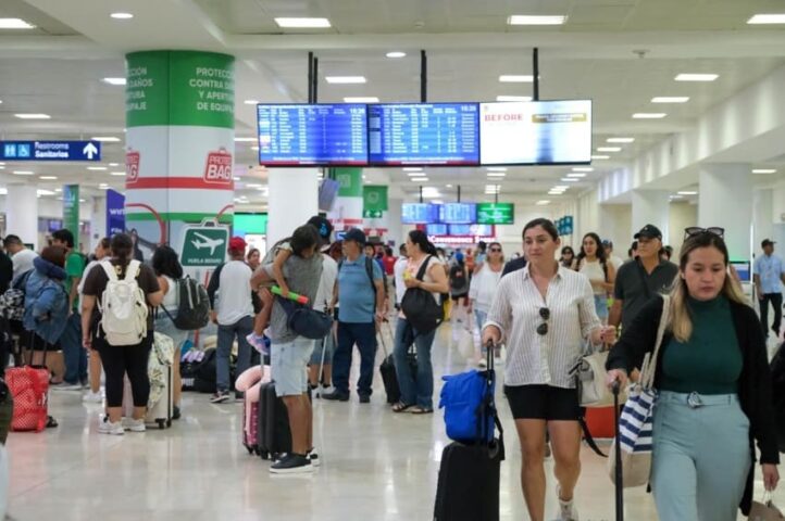 CANCUN, QR - Una falla del sistema de radar en América Central el viernes también afectó a cientos de vuelos en México.