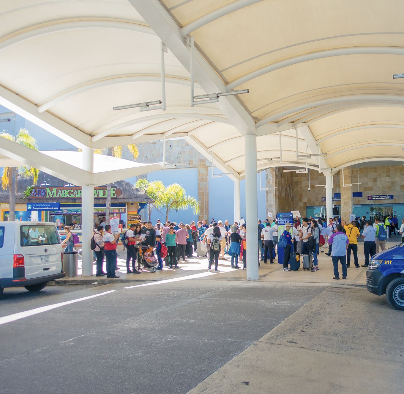 Llegadas al aeropuerto de Cancún taxo