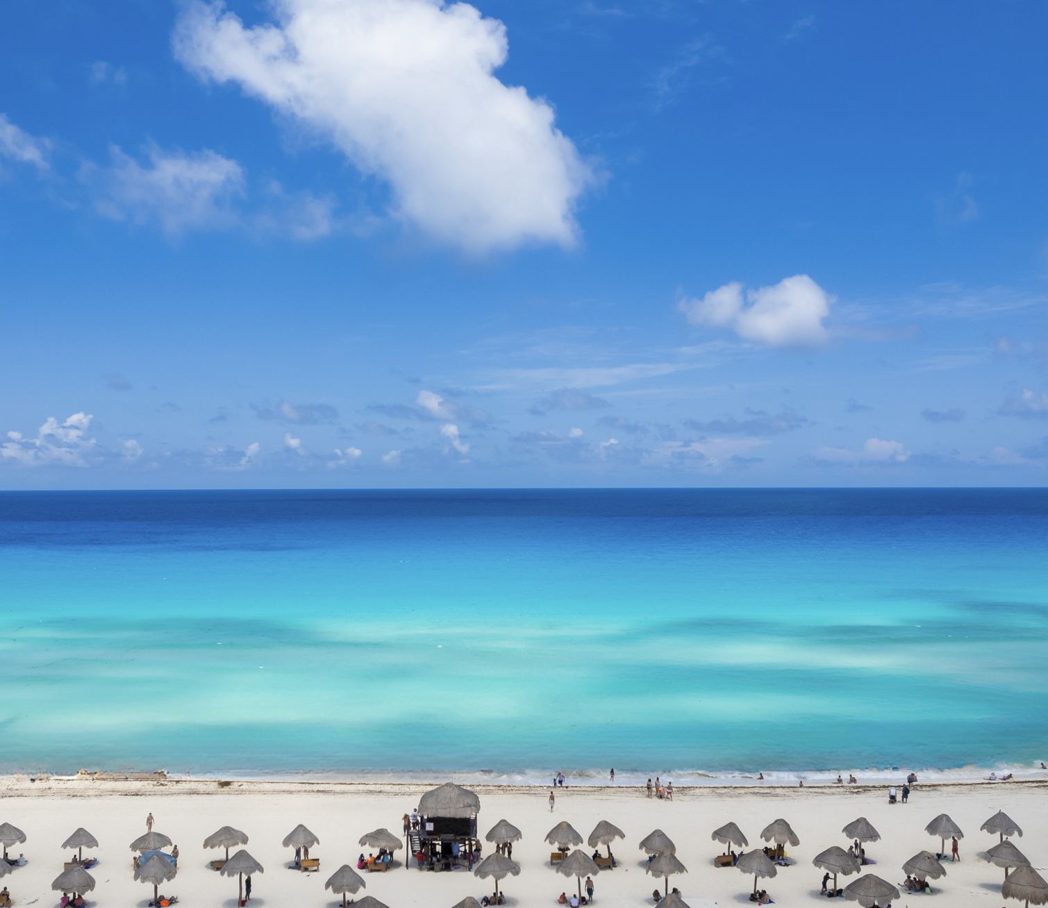 Cancún Blue Water Beach