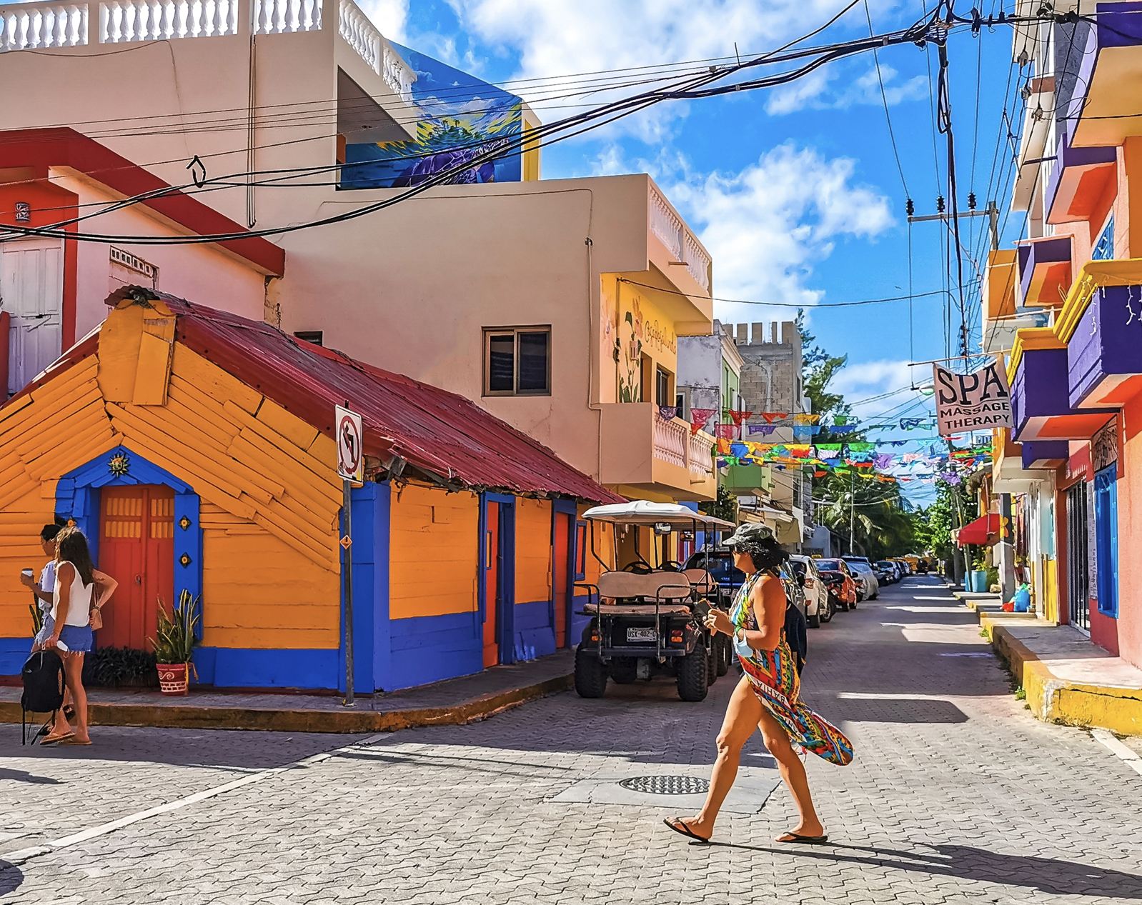 Downtown Cancun Street. caminata turística