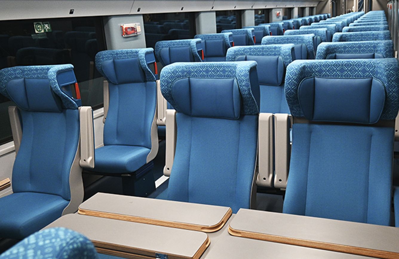 Interior de tren maya
