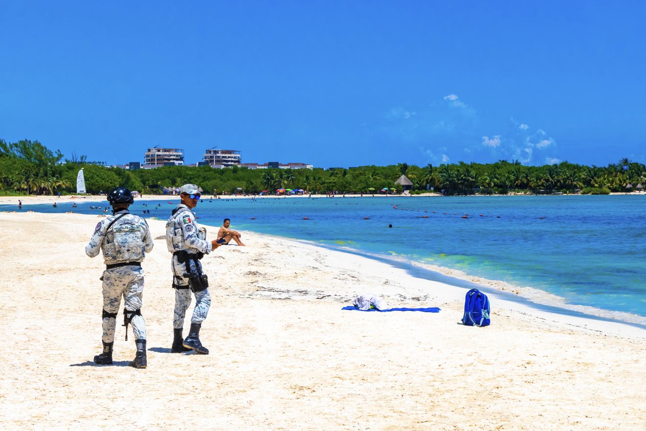 7,000 miembros del personal de seguridad desplegados para proteger a los turistas de Cancún y la Riviera Maya