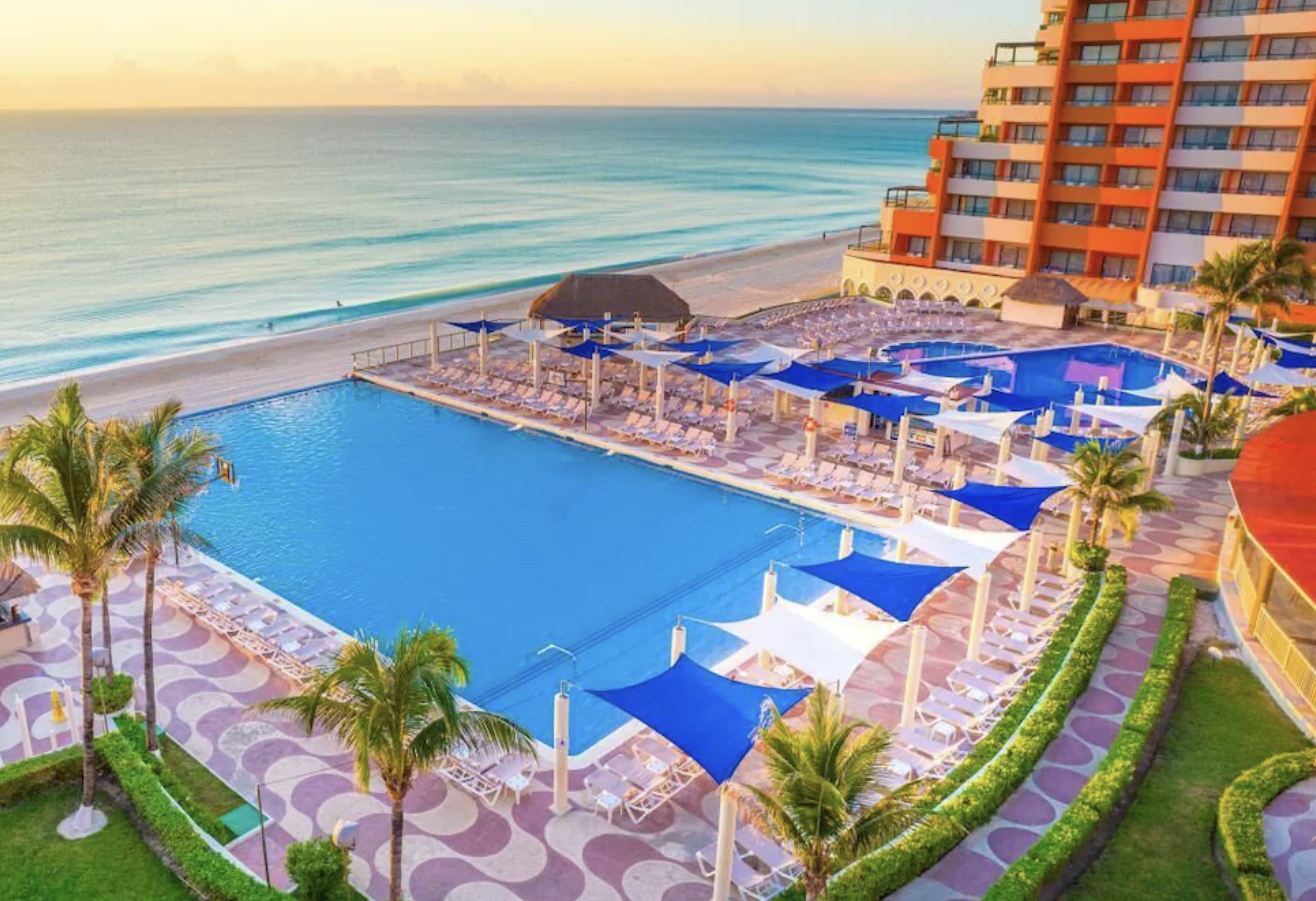 Crown Paradise Club Cancún