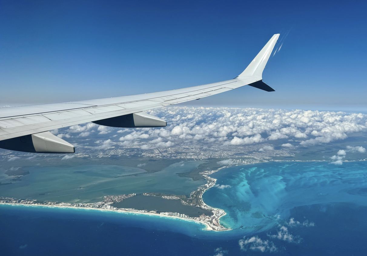 Aterrizaje de avión en Cancún