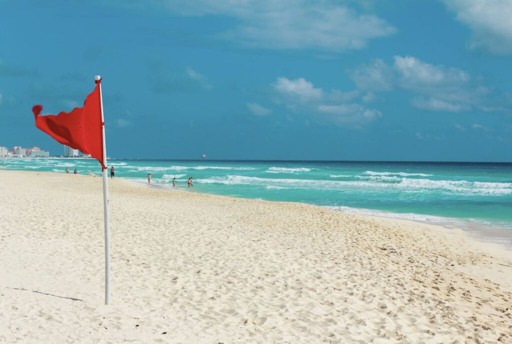 Turista desaparece después de que el socio rescató de Ocean en la zona hotelera de Cancún