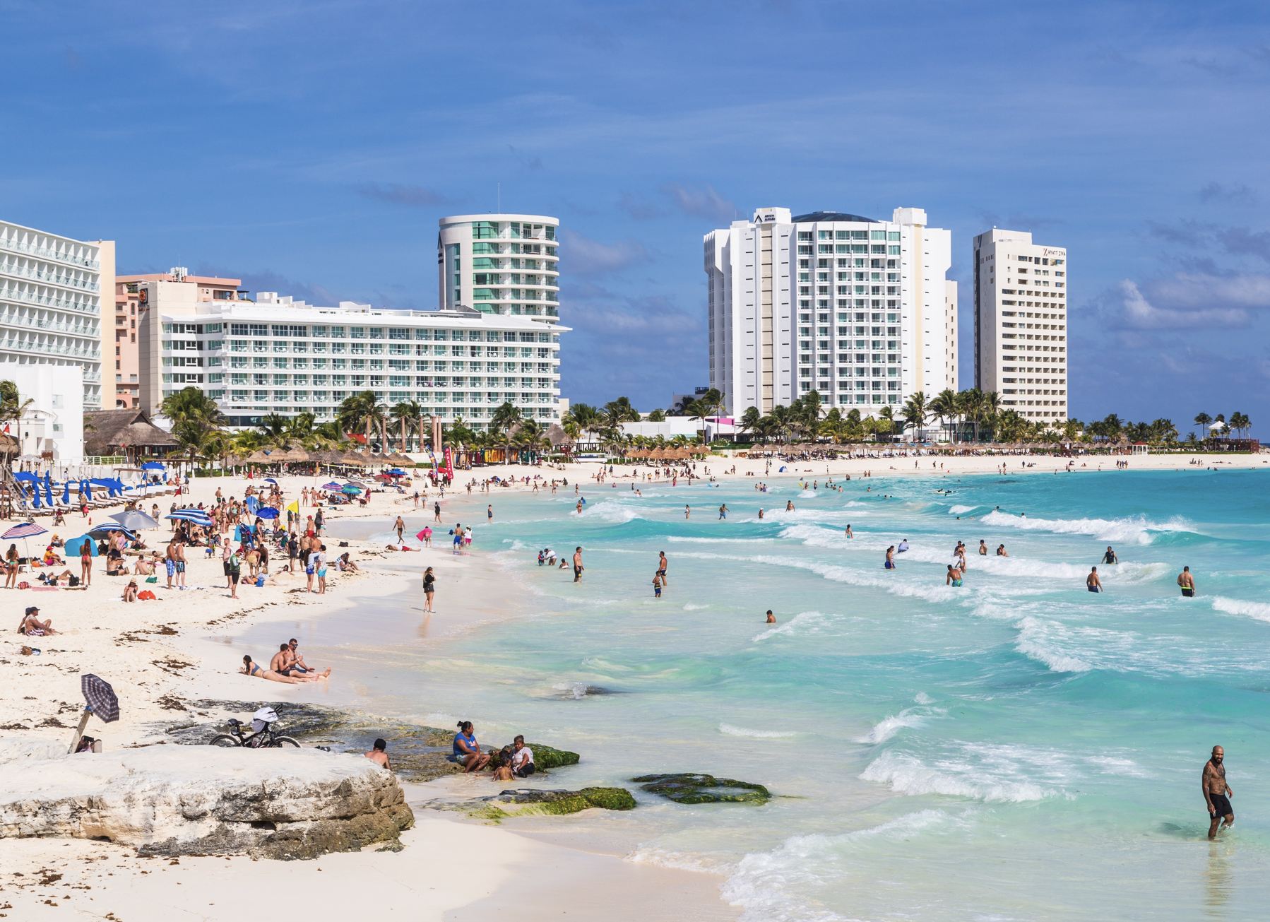 Zona de hotel concurrida Cancun Beach