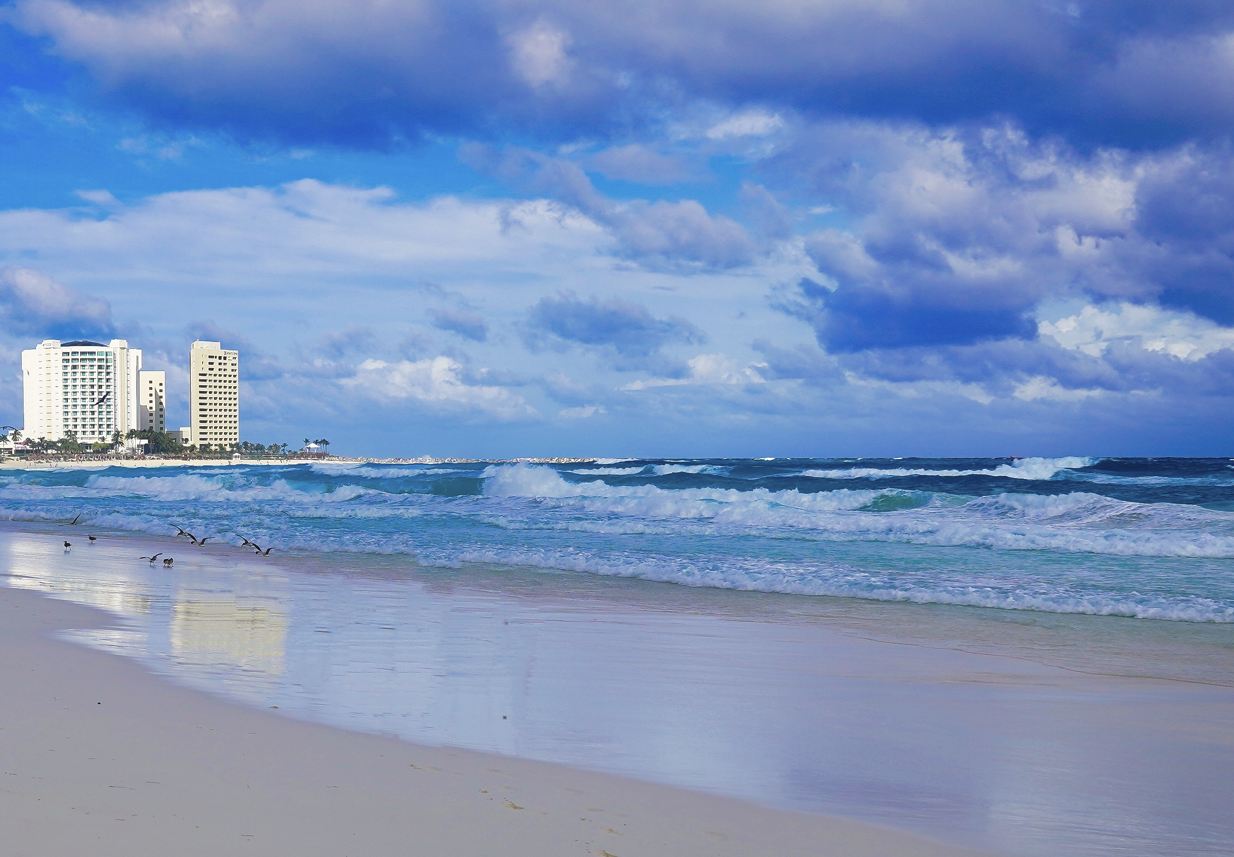 Cancún las nubes de tormenta.