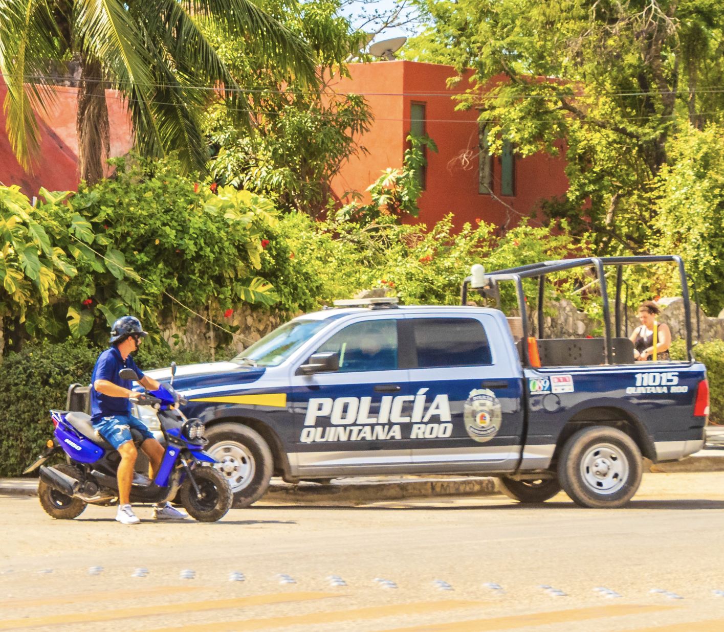 Camión de policía en Tulum
