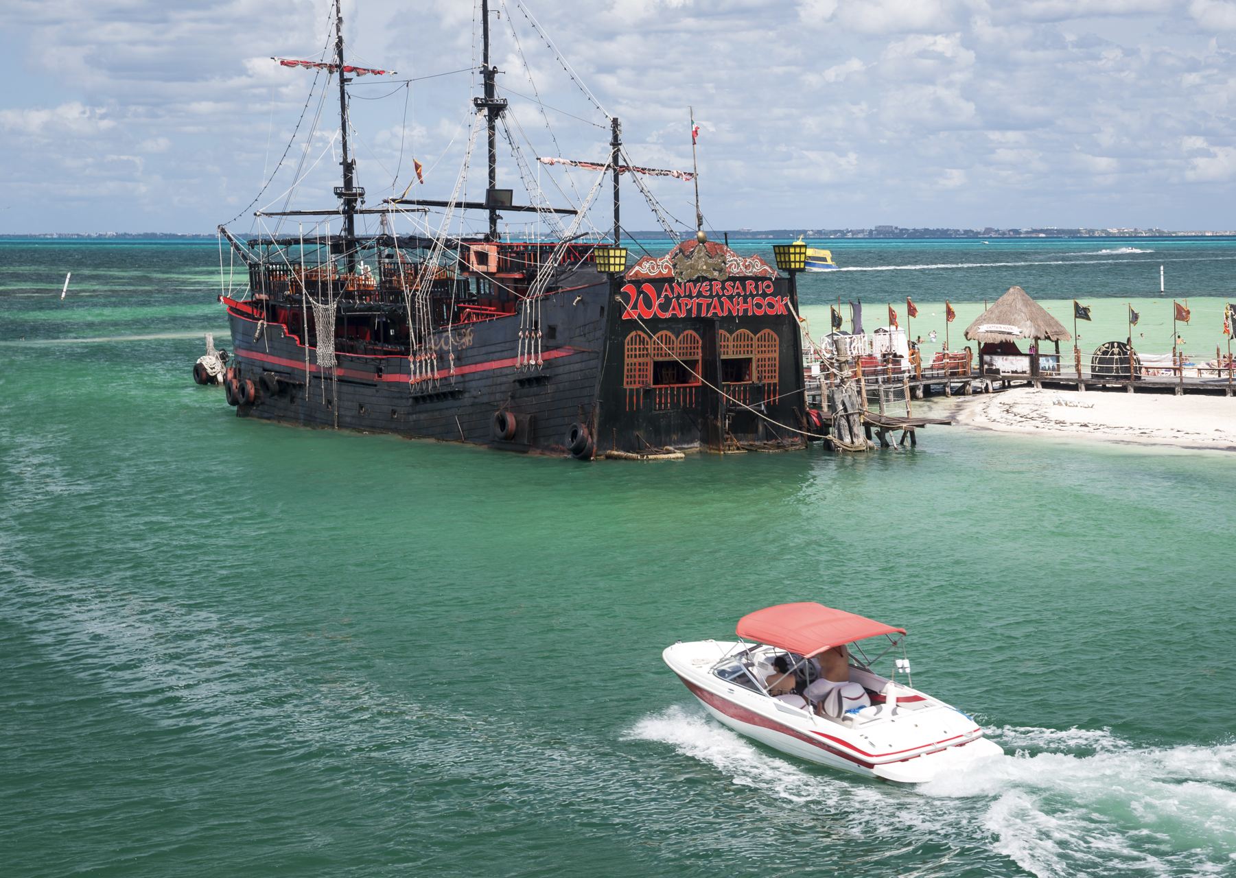Jolly Roger Pirate Show y Captain Hook
