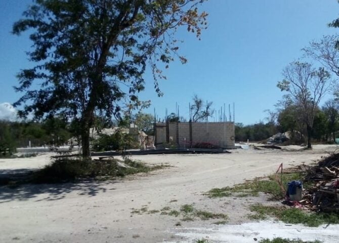 El terreno de la propiedad de Ejido hace que la expansión del proyecto nacional de vivienda asequible sea complicado