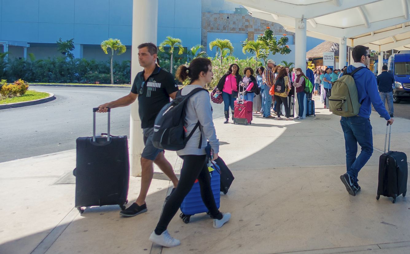 pasajeros del aeropuerto de Cancún