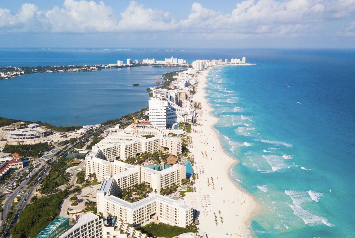 No utilice cajeros automáticos sin marca en los viajeros de Cancún exponga los peores tipos y tarifas de cambio de divisas