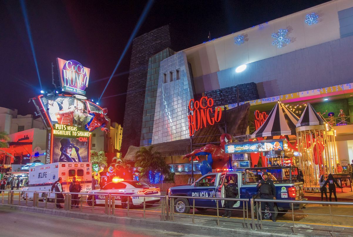 Los bares y discotecas de Cancún ahora deben cerrar más temprano para ayudar a reforzar la seguridad