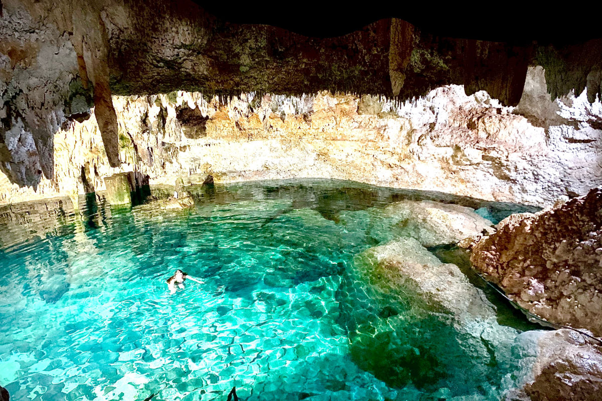 Aktun Chen, Riviera Maya, Quintana Roo, México. Tiro de piscina del Cenote Aktun Chen.