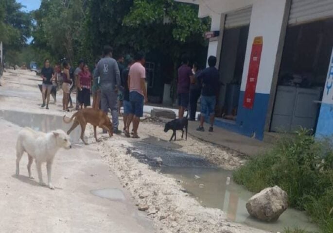 Área de armas armadas residente en la tienda de conveniencia de tulum