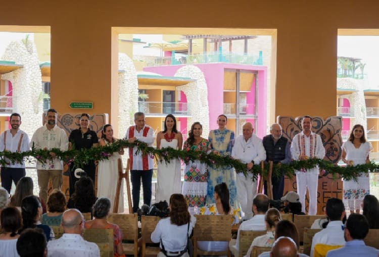 Dignatarios inaugura un nuevo hotel Riviera Maya de $ 700 millones