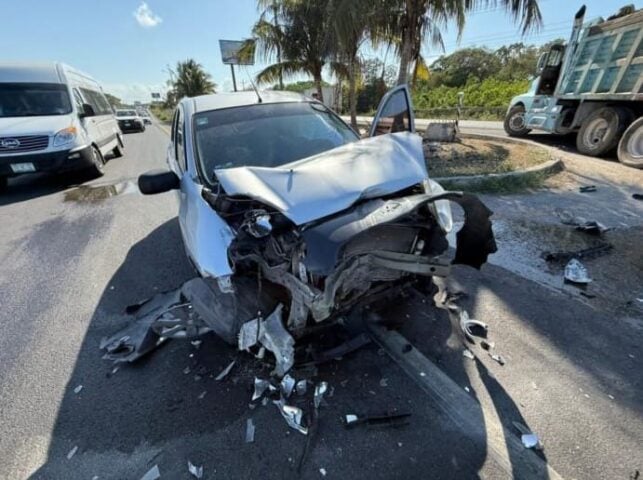 Bad Highway Merge Lands Compact Car conductor en el Hospital PDC