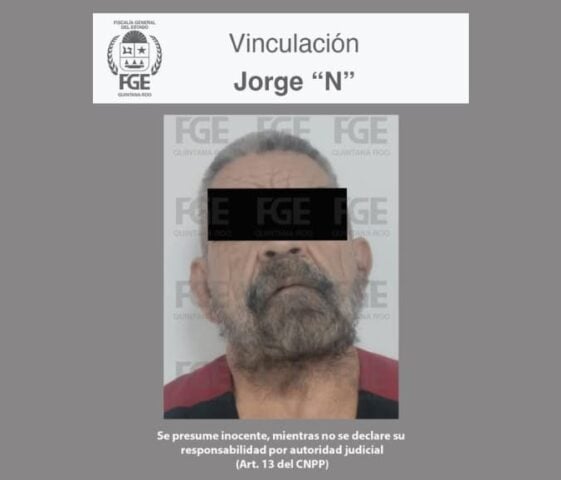 Hombre armado acusado por sostener dos cautivos y disparar contra la policía respondiendo