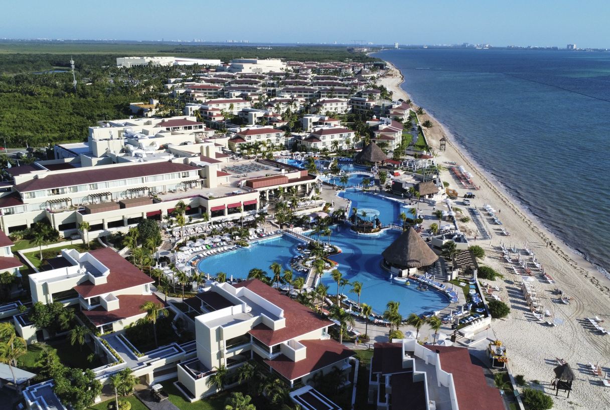 La paradoja del palacio de la luna: por qué es uno de los resorts más queridos (y criticados) de Cancún)