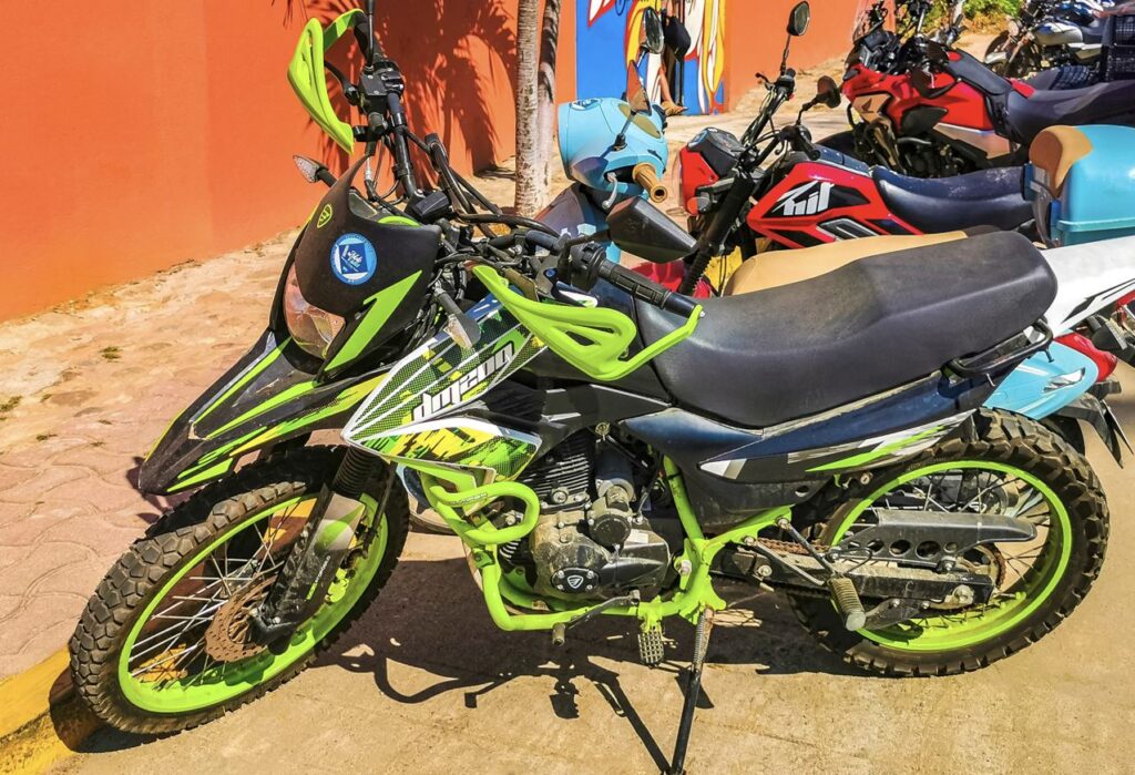 Una ciudad de Cancún más tranquila se repite en motocicletas ruidosas para restaurar la paz