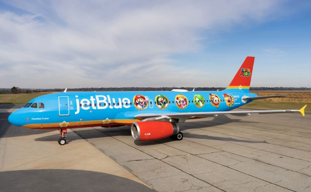 ¡Avión de Super Mario Bros. ahora aterrizando en Cancún! ¡Podrías estar en eso!