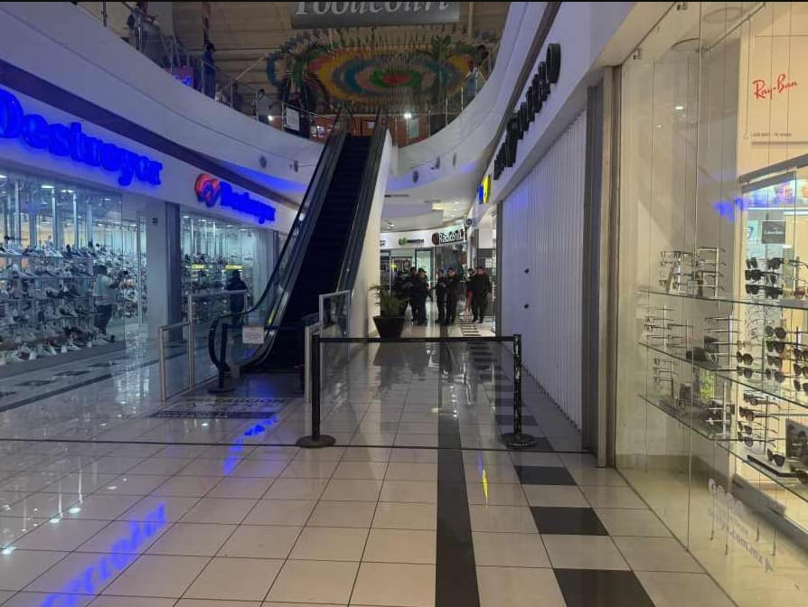 La policía de Cancún continúa buscando hombres armados en intento de robo de centros comerciales