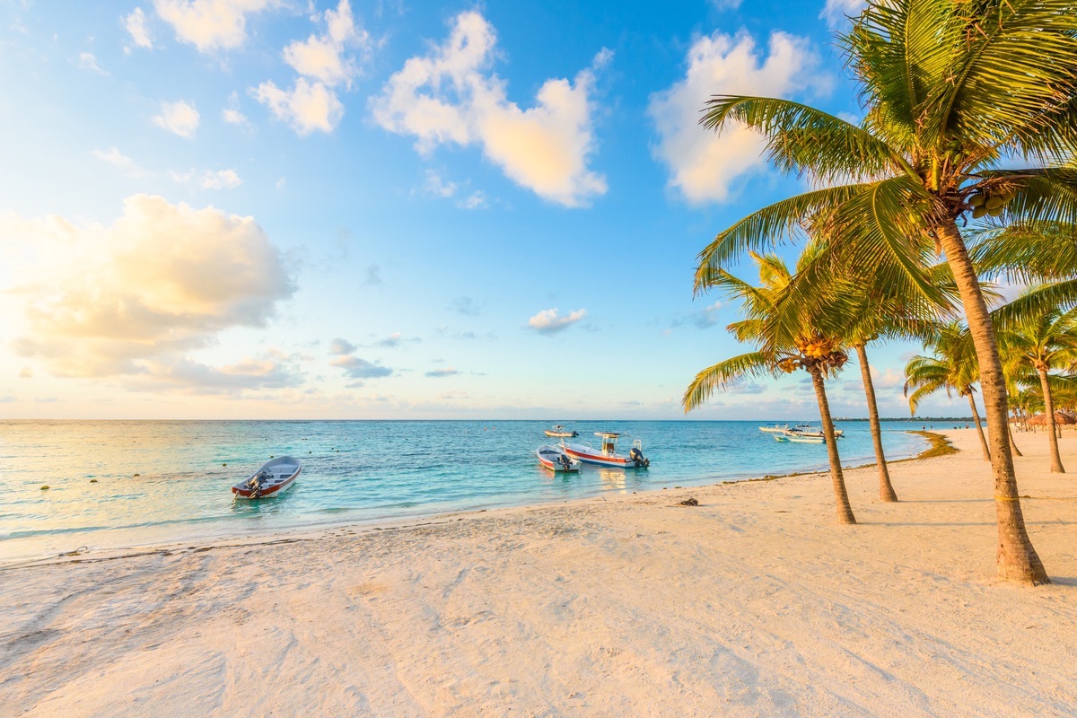 Sunrise en Akumal Beach, Paradise Bay en Riviera Maya, costa caribeña de México