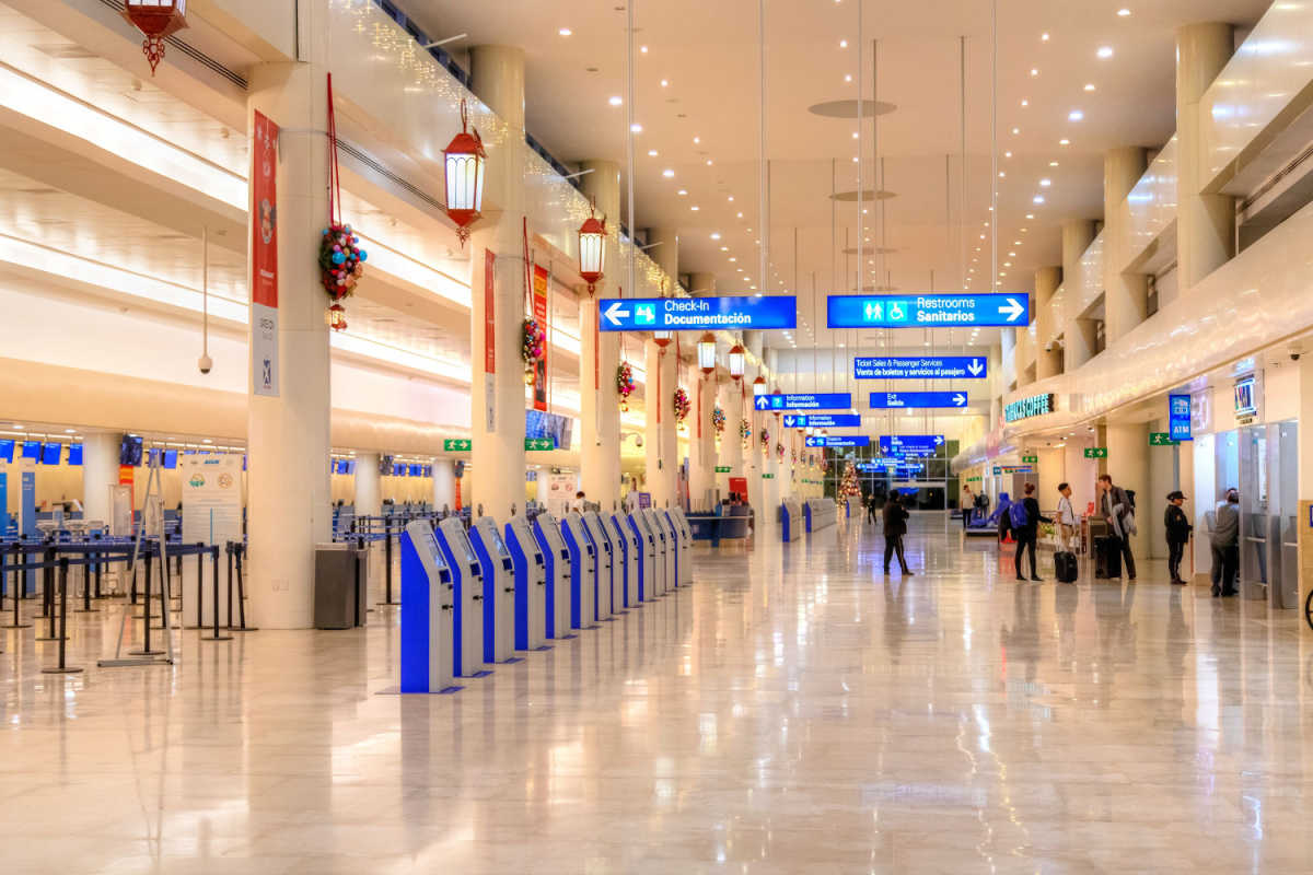 Crecen quejas de viajeros por tipos de cambio injustos en el aeropuerto de Cancún (1)