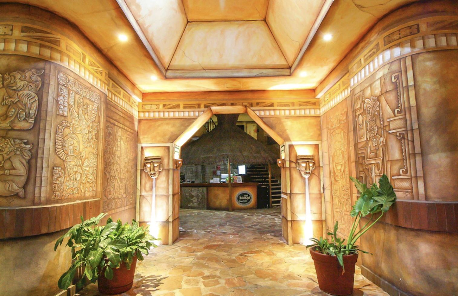 Hotel Xbalamqué, entrada