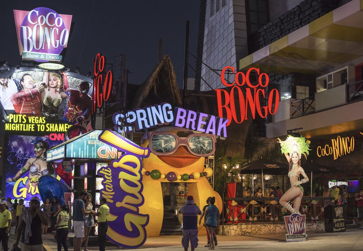 ¿Vale la pena Coco Bongo? Aquí está la verdad sobre el espectáculo más icónico de Cancún.