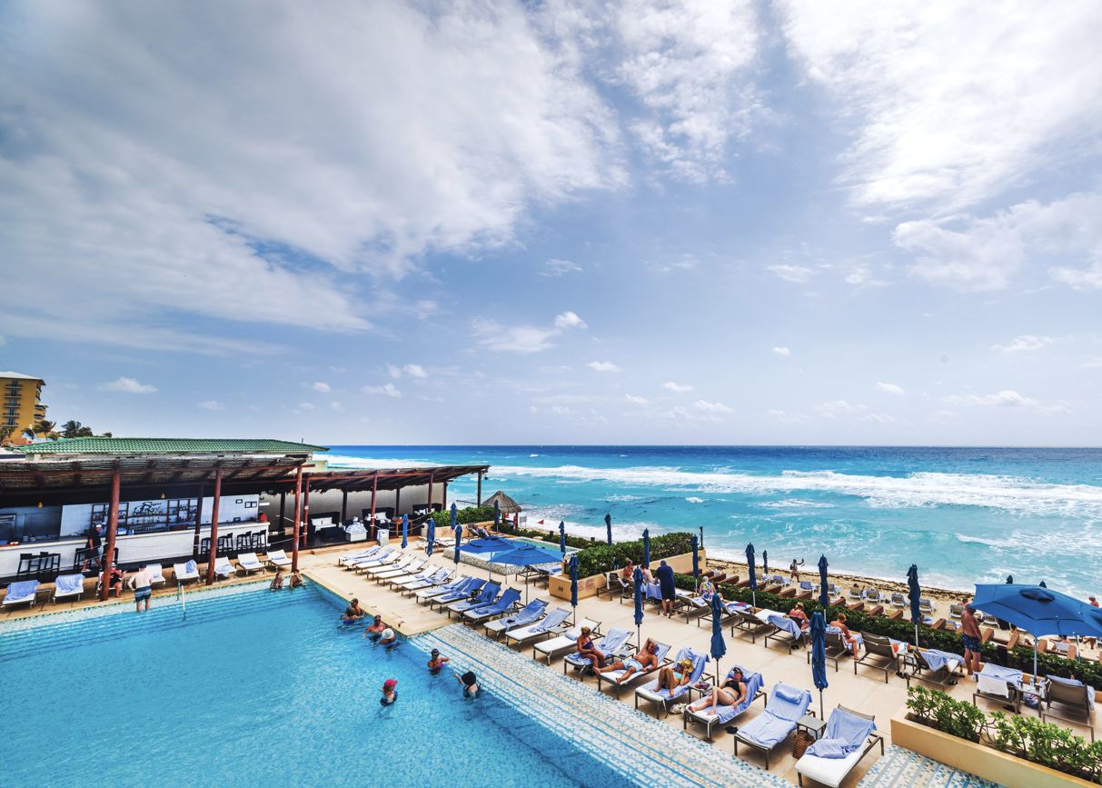 Piscina en el resort
