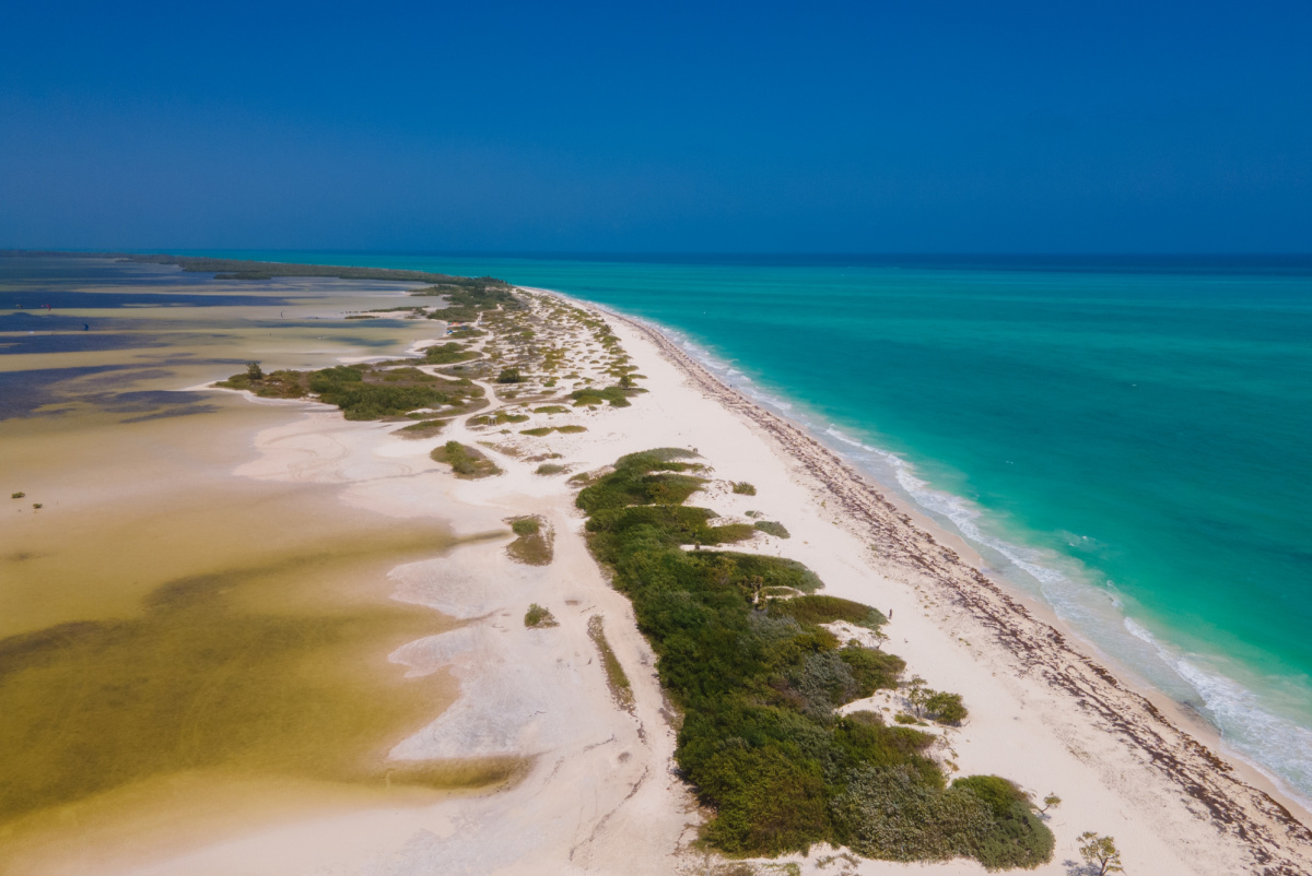Isla Blanca Beach en Costa Mujeres, cerca de Cancún, México