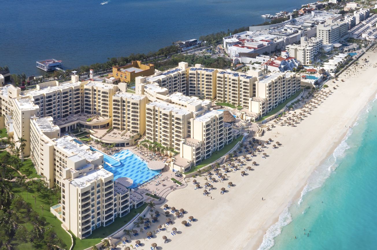 Hoteles a lo largo del Strip de Cancún