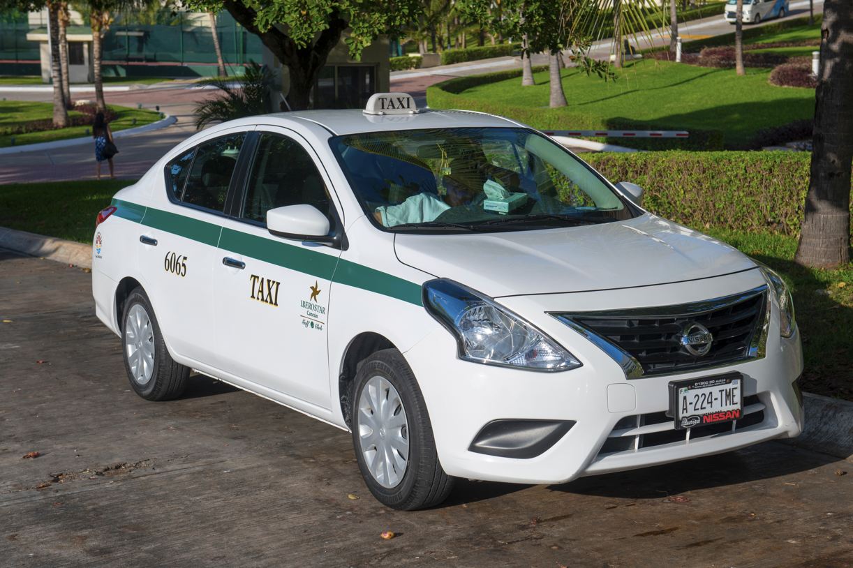 ¿Cambios del precio del taxi de Cancún constantemente? Cómo conocer la tarifa real y no ser arrancado.