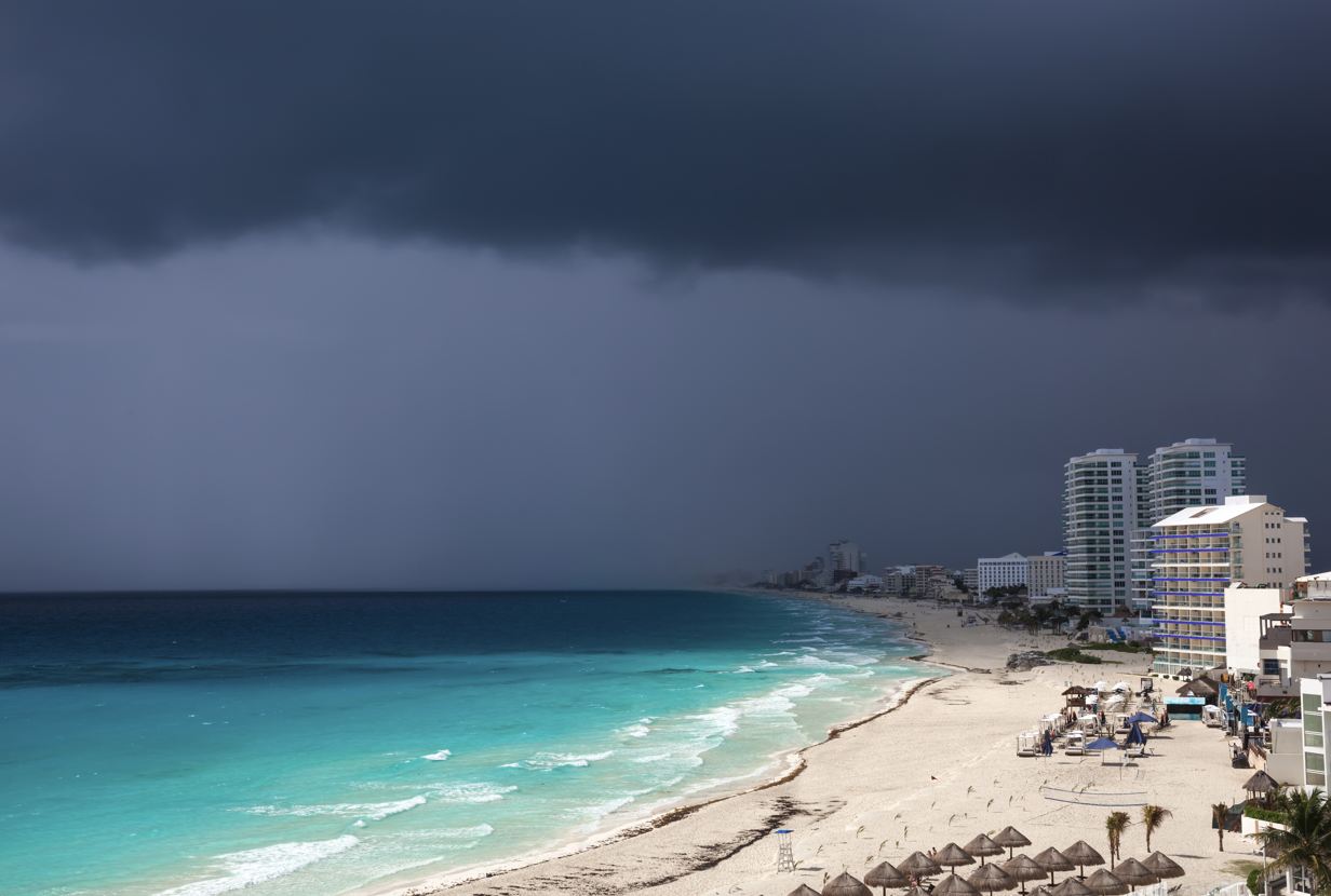 La temporada de tormentas en Cancún ya está aquí Cómo afectará su escapada a la playa
