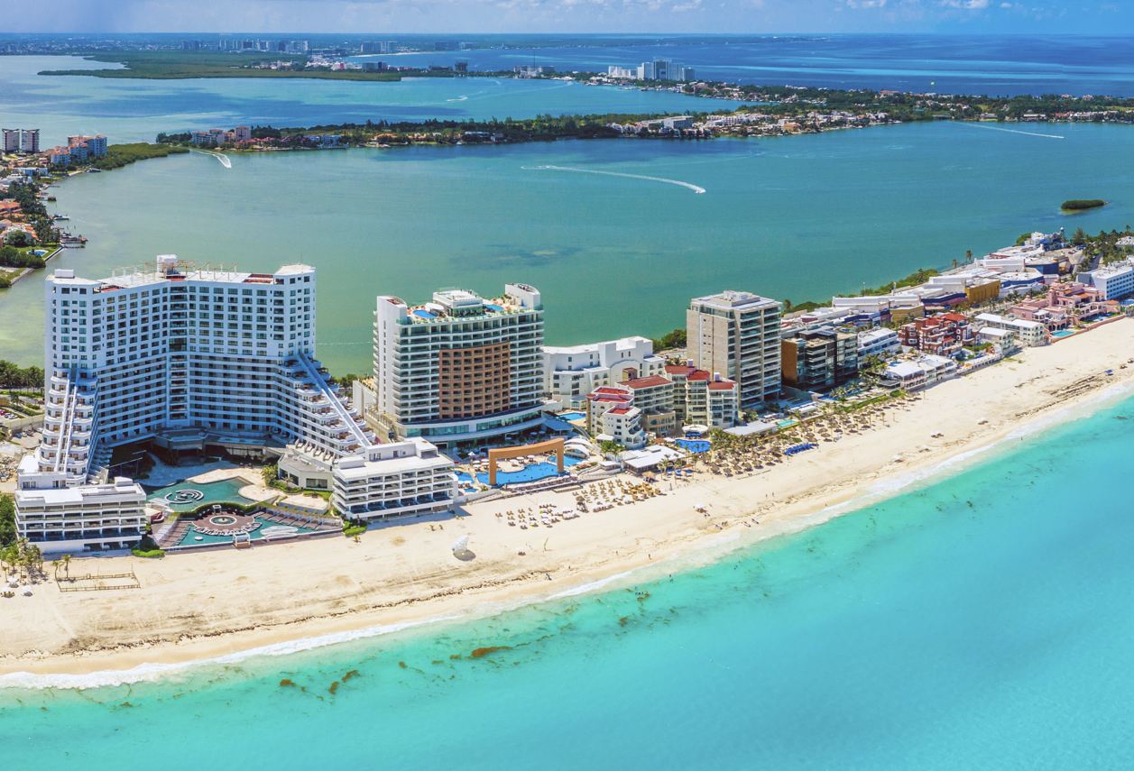 Línea de Resorts en Cancún