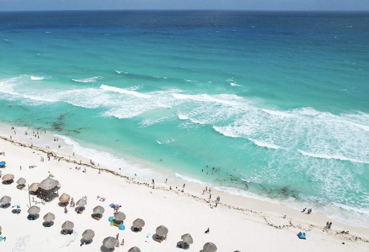 ¿Puedes nadar en la zona hotelera de Cancún ahora mismo con el Sargassum? Aquí está nuestra experiencia