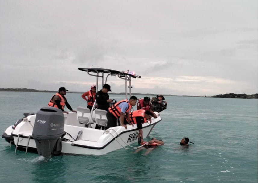 Divers ubican el cuerpo de Skier Jet Drown en la laguna bacalar