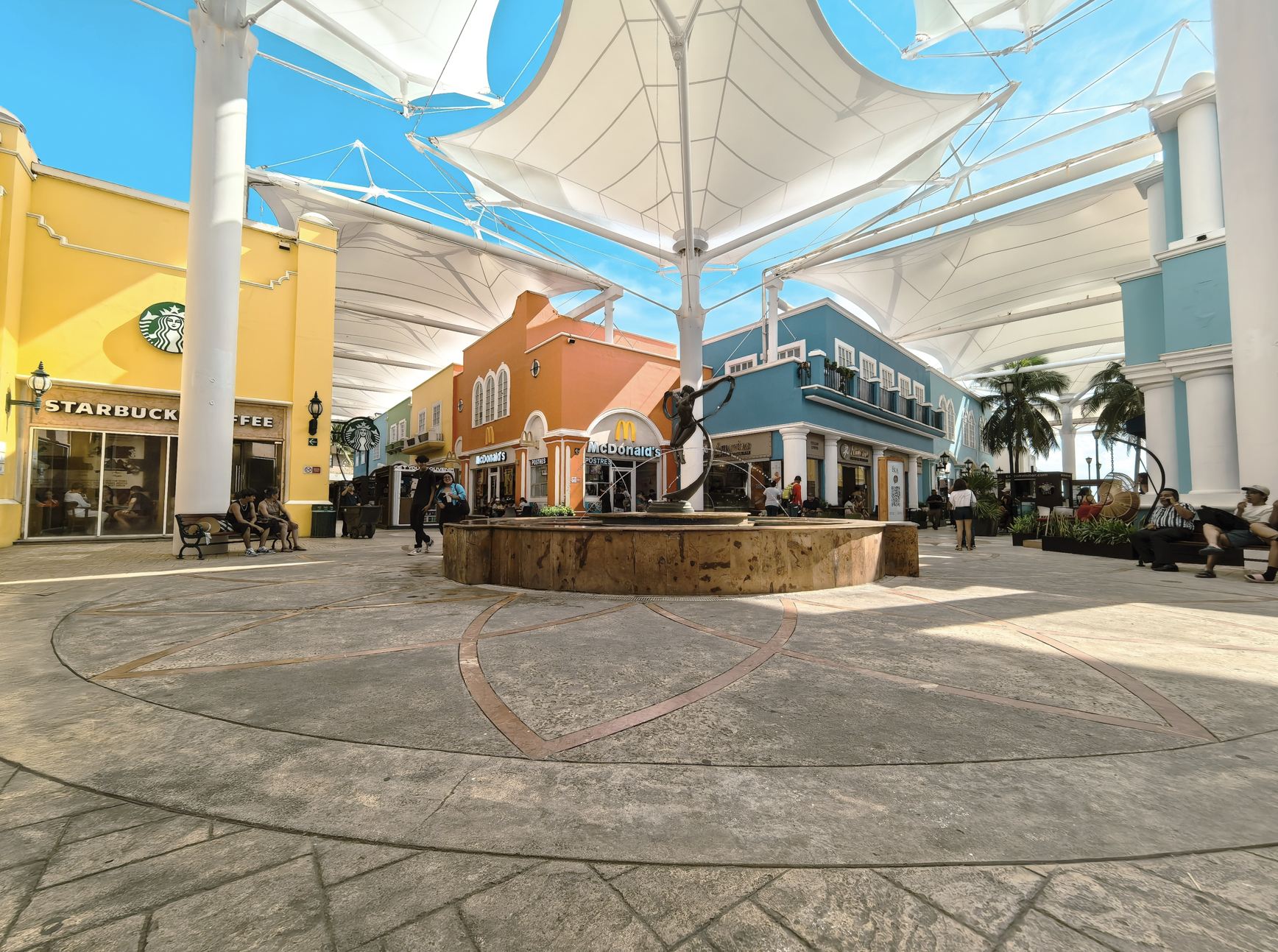 Cancún Starbucks La Isla centro comercial
