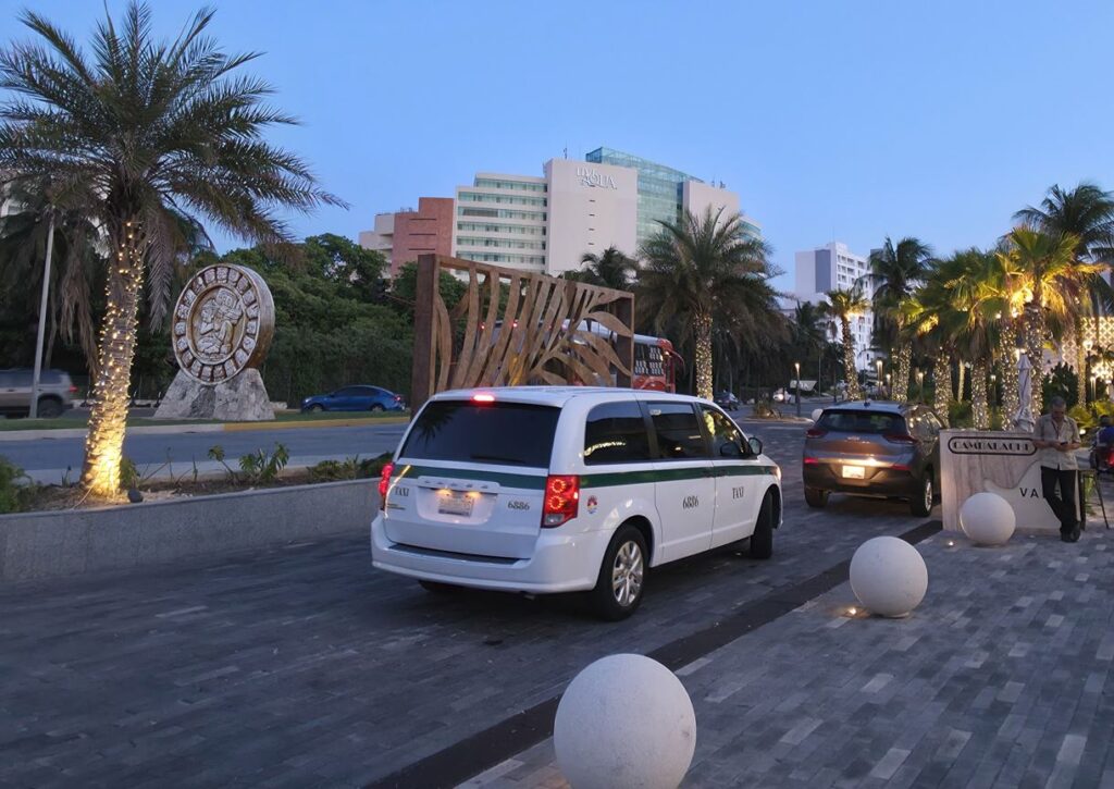 Los taxis de la zona hotelera de Cancún no son baratos y la regla de Uber que todos los viajeros necesitan saber