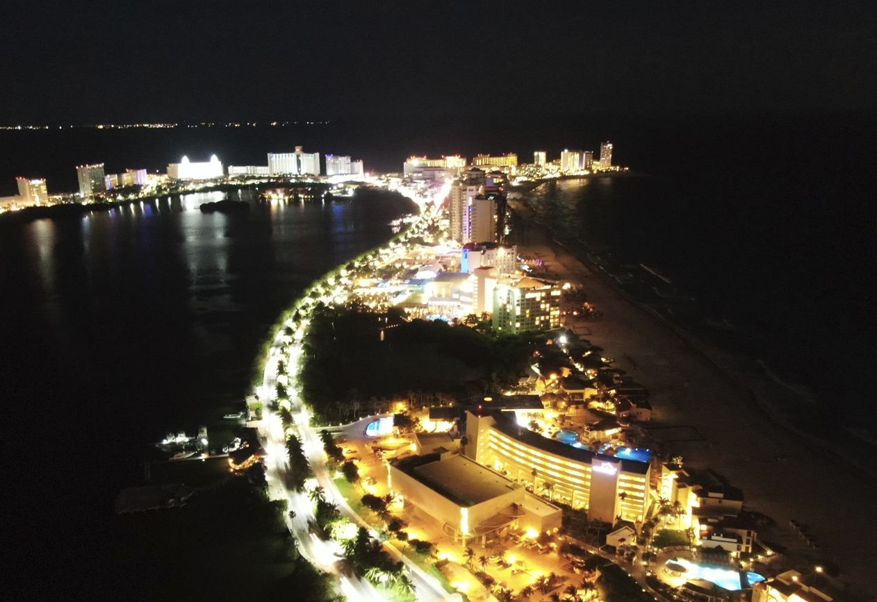 Noche en la Zona Hotelera de Cancún