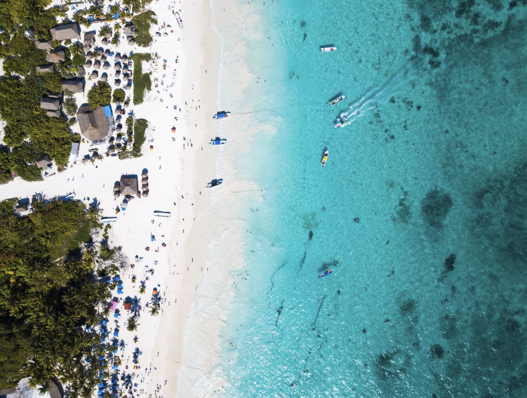 Punto de acceso a la playa de Tulum