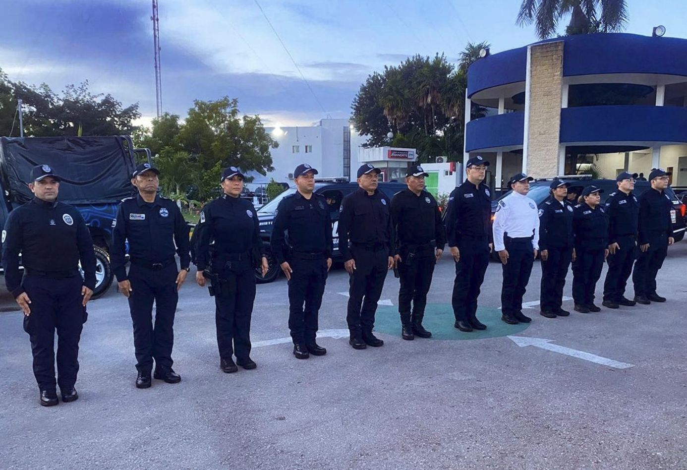 Oficiales de policía de Playa del Carmen.