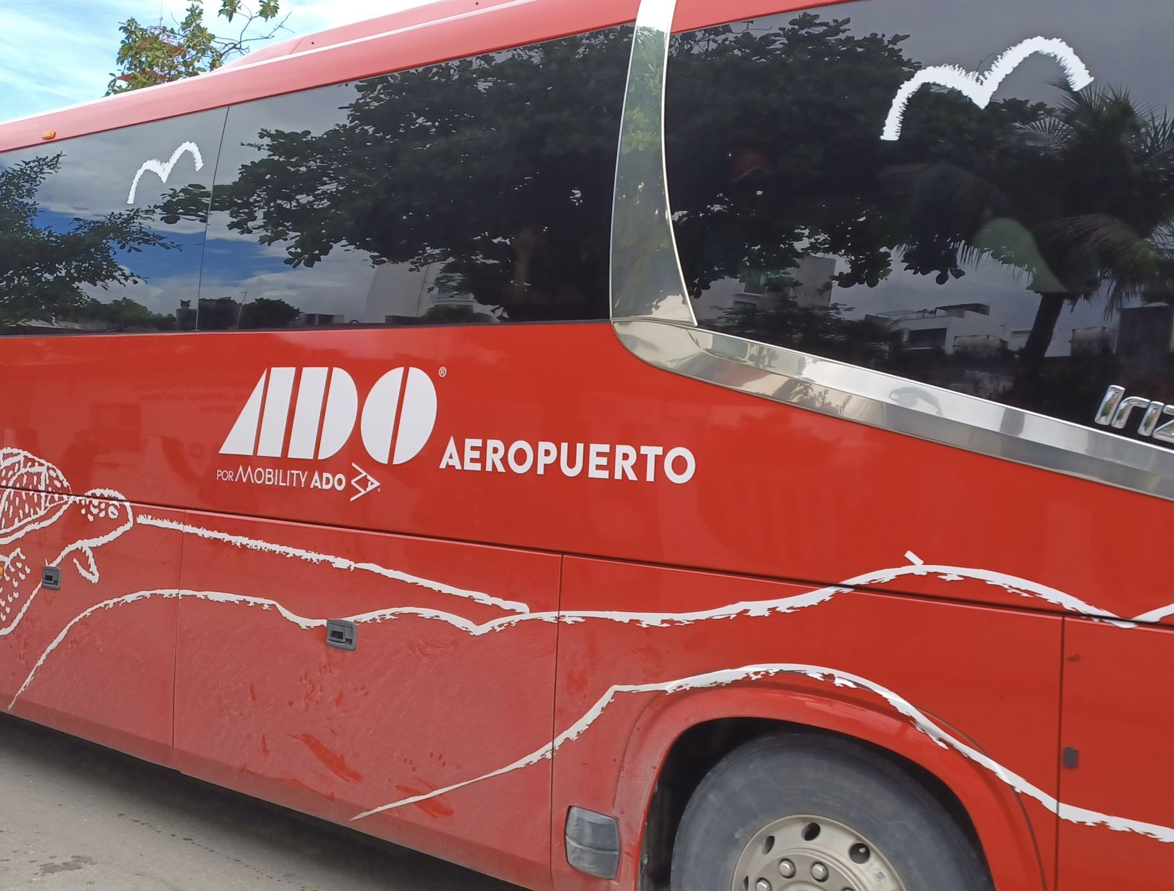 Autobús del aeropuerto de Ado