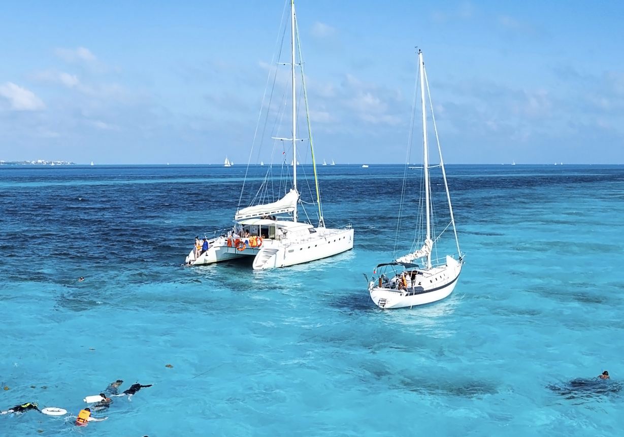 Las autoridades de Cancún toman medidas enérgicas contra los barcos turísticos que operan sin permisos Cómo reservar tours oficiales