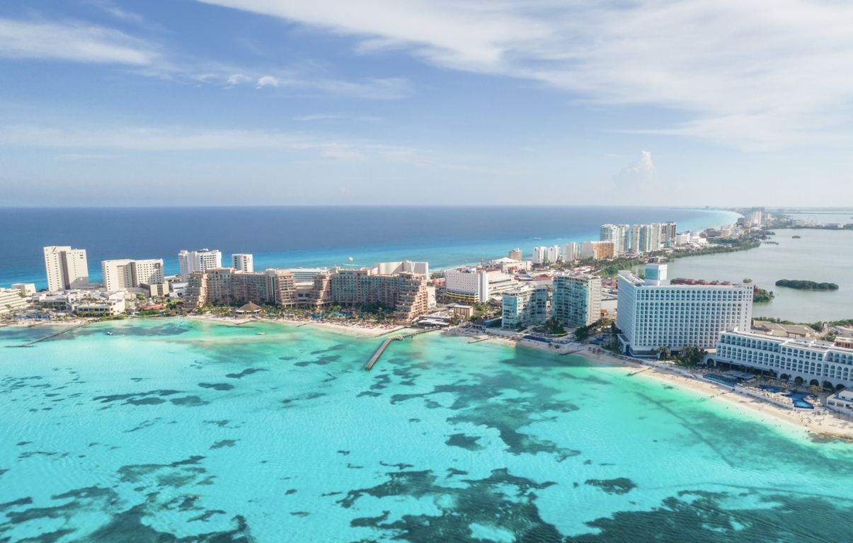 La Quinta Avenida De Playa Del Carmen VS La Zona Hotelera De Cancún Una Historia De Dos Vacaciones Muy Diferentes
