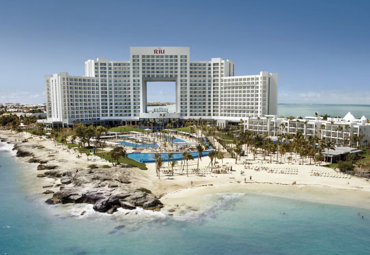 Este resort todo incluido en Cancún es increíble tanto para adultos como para adolescentes con un gran ambiente de fiesta