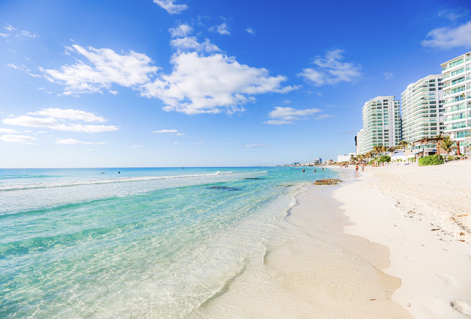 Playa de arena blanca de Cancún 