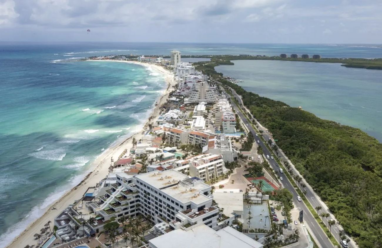 Zona hotelera de Cancún y bahía Nichupté